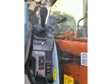 Mobilní bagry 2015 Hitachi 140W-5B (11)