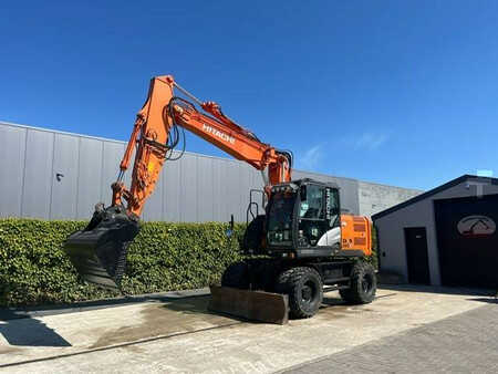 Mobilní bagry 2015 Hitachi 140W-5B (4)