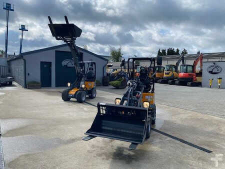 Kolové nakladače 2024 Giant G 1200 (11)
