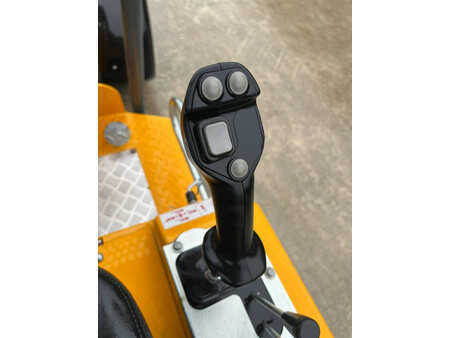 Kolové nakladače 2024 Giant G 1200 (18)