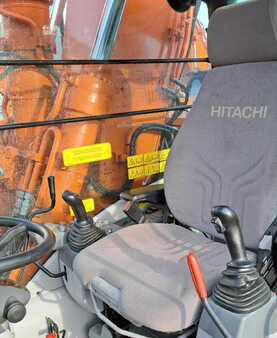 Hitachi ZX220W-5