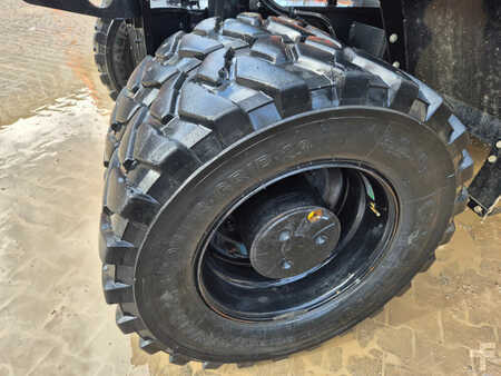 Mobil grävmaskin 2022 Hitachi ZX135W-7 (12)