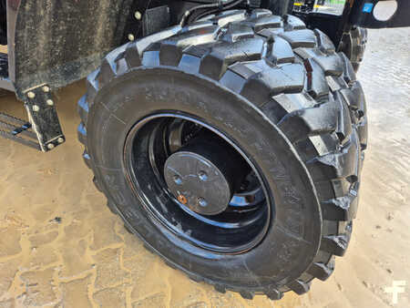 Mobil grävmaskin 2022 Hitachi ZX135W-7 (15)