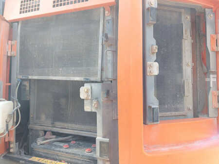 Kedjegraver 2016 Hitachi ZX225USLC-5 (10)