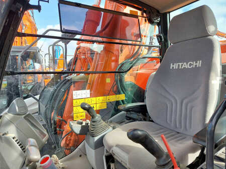 Hitachi ZX225USLC-6