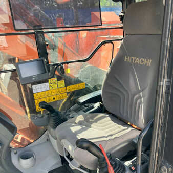 Kedjegraver 2018 Hitachi ZX225USLC-6 (13)