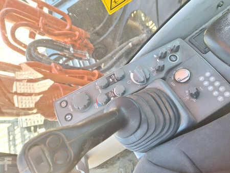 Kedjegraver 2018 Hitachi ZX190LC-6 (15)