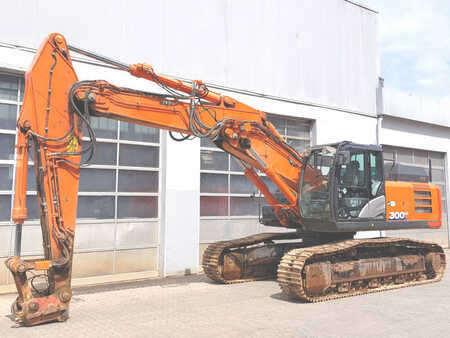 Korečková rýpadla 2019 Hitachi ZX300LC-6 (3)