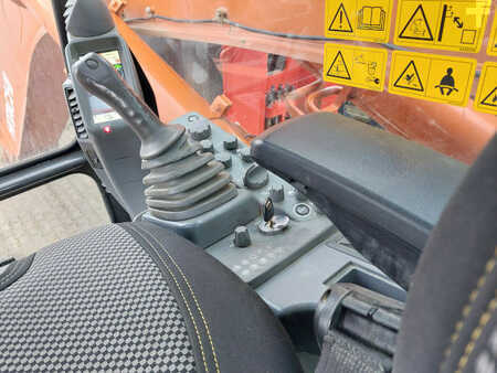 Koparki gąsienicowe 2020 Hitachi ZX890LCH-6 (13)
