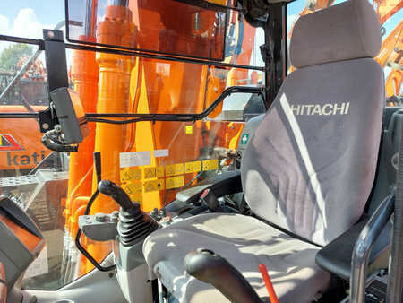 Korečková rýpadla 2019 Hitachi ZX135US-6 (14)