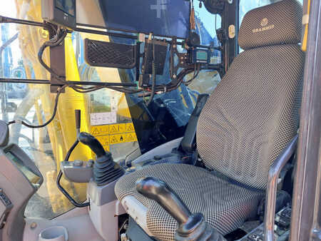 Kettenbagger 2019 Hitachi ZX225USLC-6 (14)