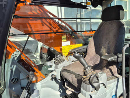 Lánctalpas kotrógép 2022 Hitachi ZX210LC-7 (13)