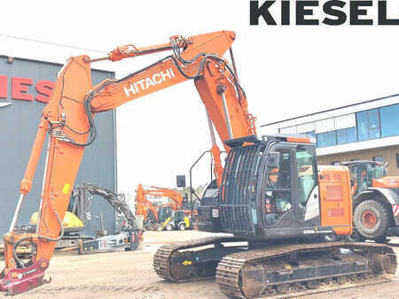 Kettenbagger 2021 Hitachi ZX225USLC-6 (1)