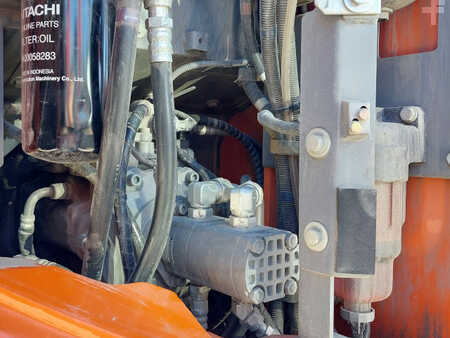 Bæltegraver 2021 Hitachi ZX135US-6 (9)