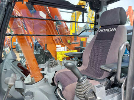 Hitachi ZX135US-7