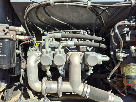 Escavatori cingolati 2022 Hitachi ZX300LCN-7 (10)