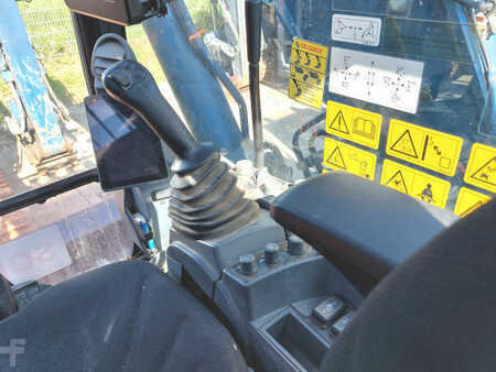 Escavadora de rodas 2023 Hitachi ZX135US-7 (15)