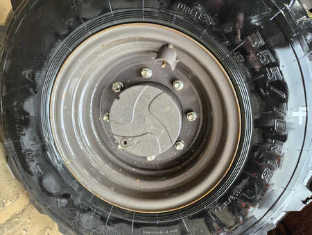 Valet de ferme  2021 Hitachi ZW75-6 (10)