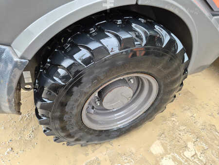 Valet de ferme  2021 Hitachi ZW75-6 (12)