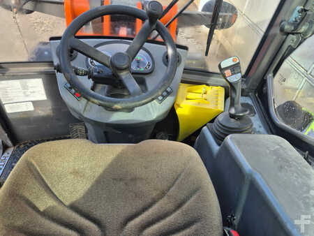 Kompakt lastare 2022 Hitachi ZW65-6 (14)