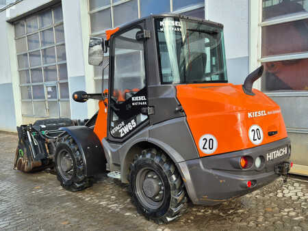 Kompakt lastare 2022 Hitachi ZW65-6 (3)