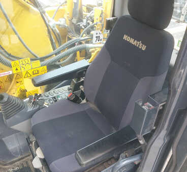 Korečková rýpadla 2018 Komatsu PC240NLC-11 (11)
