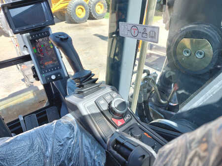 Kerekes kotrógép 2023 Atlas 175W-6 (13)