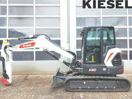 Mini-koparki 2022 Bobcat E60 (1)