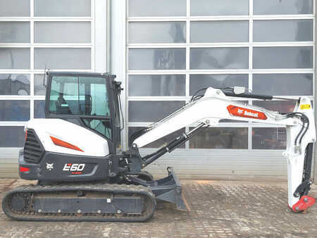 Mini-koparki 2022 Bobcat E60 (6)