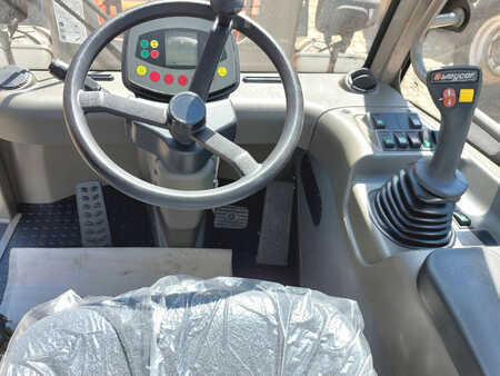 Wielladers 2024 Atlas AR400 (11)