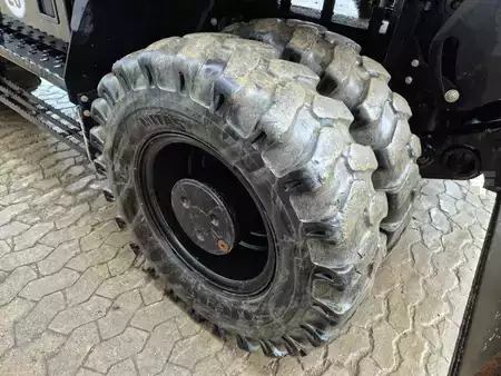 Pelle sur pneus 2022 Hitachi ZX175W-7 (14)