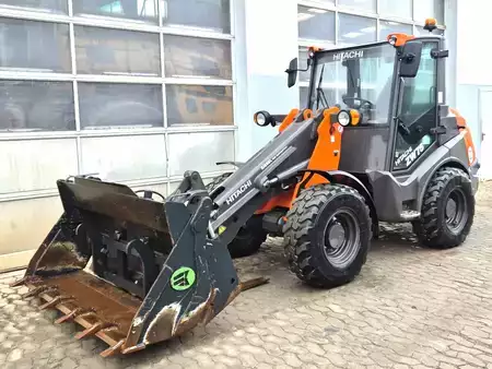 Kompakt rakodó 2023 Hitachi ZW75-6 (2)