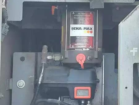 Lánctalpas kotrógép 2018 Hitachi KTEG KMC400P-6 (10)