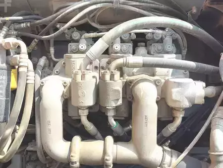 Lánctalpas kotrógép 2018 Hitachi KTEG KMC400P-6 (9)