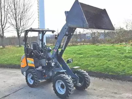 Kompaktlader 2023 Giant G2200E X-TRA (5)