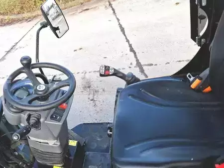 Kompaktlader 2023 Giant G2200E X-TRA (7)