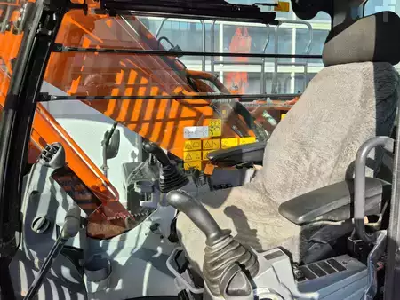 Rupsgraafmachines 2023 Hitachi ZX250LCN-7 (15)