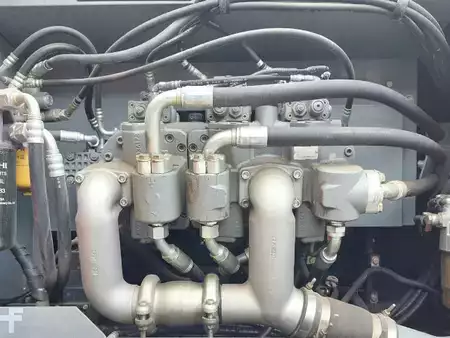 Excavadoras de cadenas 2014 Hitachi KTEG KMC350-5 (9)