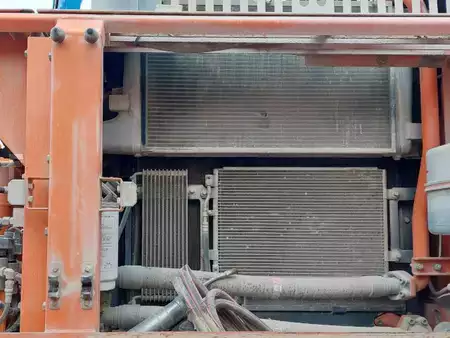 Demoliční bagry 2012 Doosan DX420LC (10)