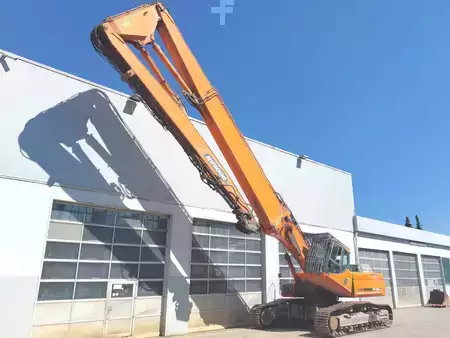 Demoliční bagry 2012 Doosan DX420LC (2)