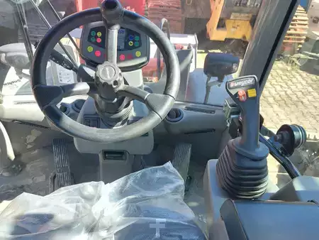 Chargeuse sur pneus 2023 Atlas AR420 (10)