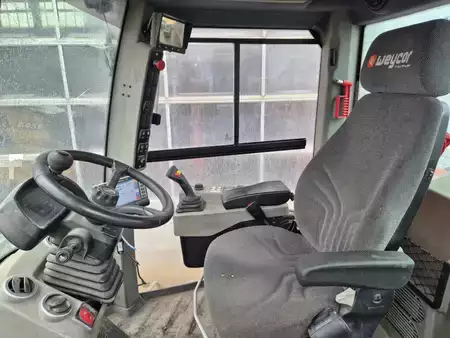 Chargeuse sur pneus 2020 Atlas AR640 (15)