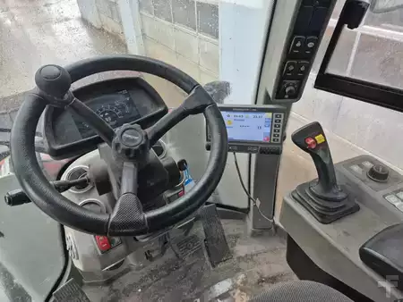 Chargeuse sur pneus 2020 Atlas AR640 (16)