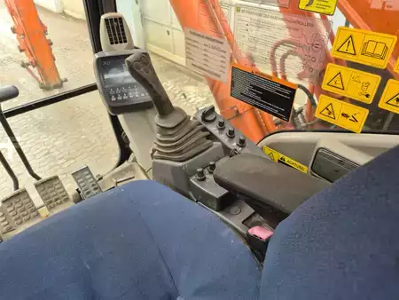 Excavadoras de cadenas 2013 Hitachi ZX225USLC-3 (16)