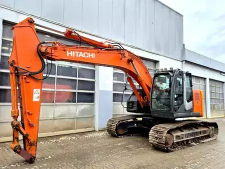 Excavadoras de cadenas 2013 Hitachi ZX225USLC-3 (2)