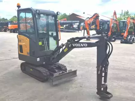 Mini-koparki 2023 Volvo EC18E (4)