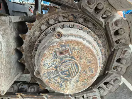Koparki do wyburzeń 2019 Hitachi KTEG KMC600P-6 (13)