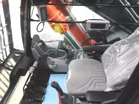 Koparki do wyburzeń 2019 Hitachi KTEG KMC600P-6 (3)
