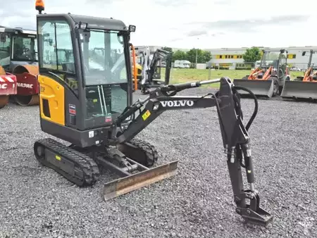 Mini-koparki 2023 Volvo EC18E (3)
