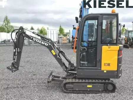 Mini-koparki 2023 Volvo EC18E (1)
